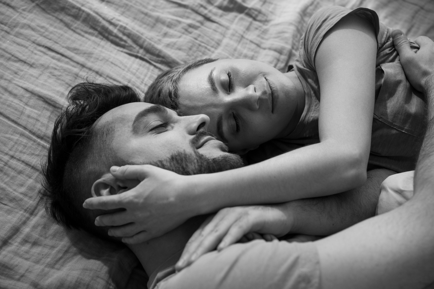 Чому тепло у стосунках чоловіка та жінки допомагає зміцнювати довіру, зменшувати дистанцію та підтримувати зв’язок